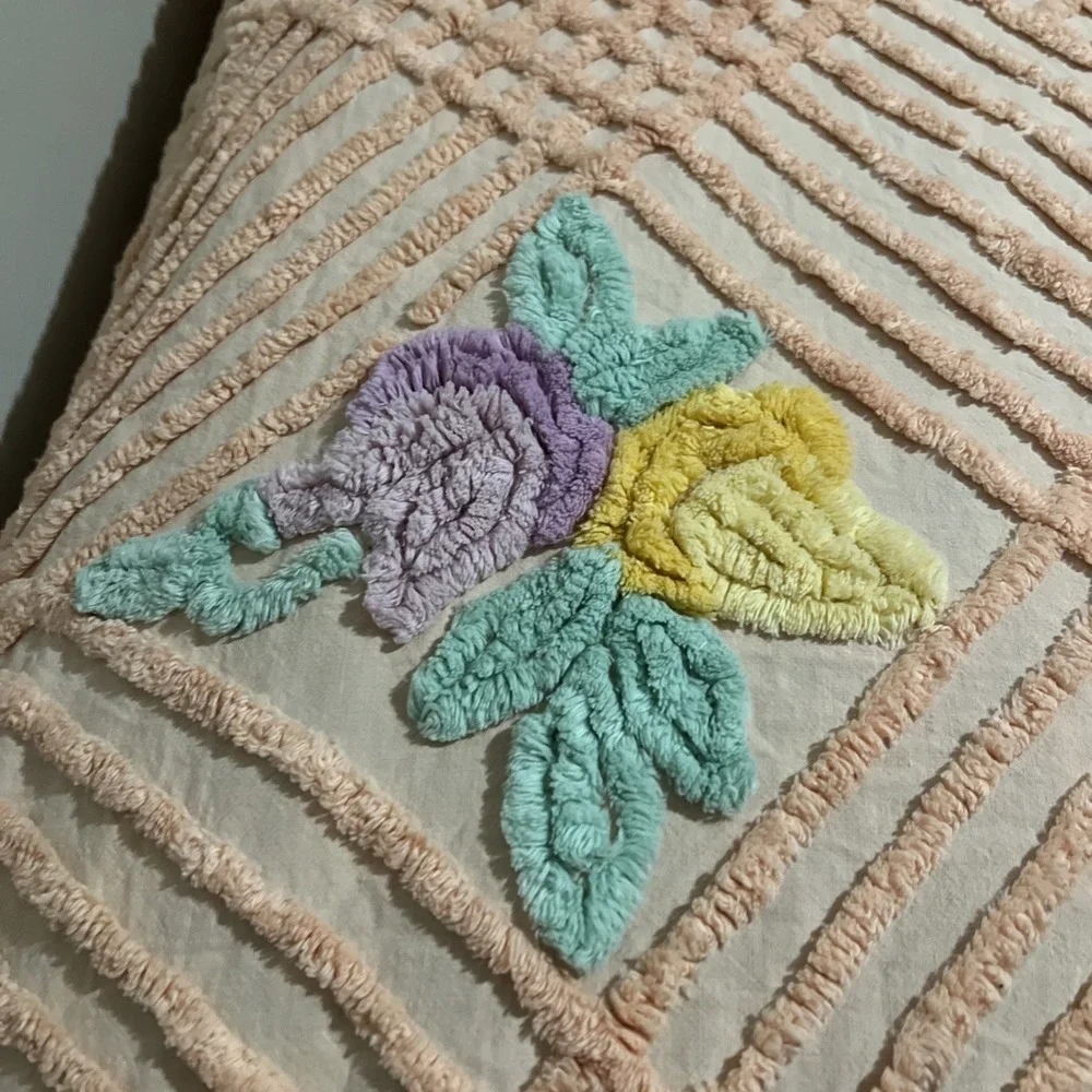 VIntage Pink Floral Chenille Hand Guided Tufted Full/Queen Bedspread 104 X 93